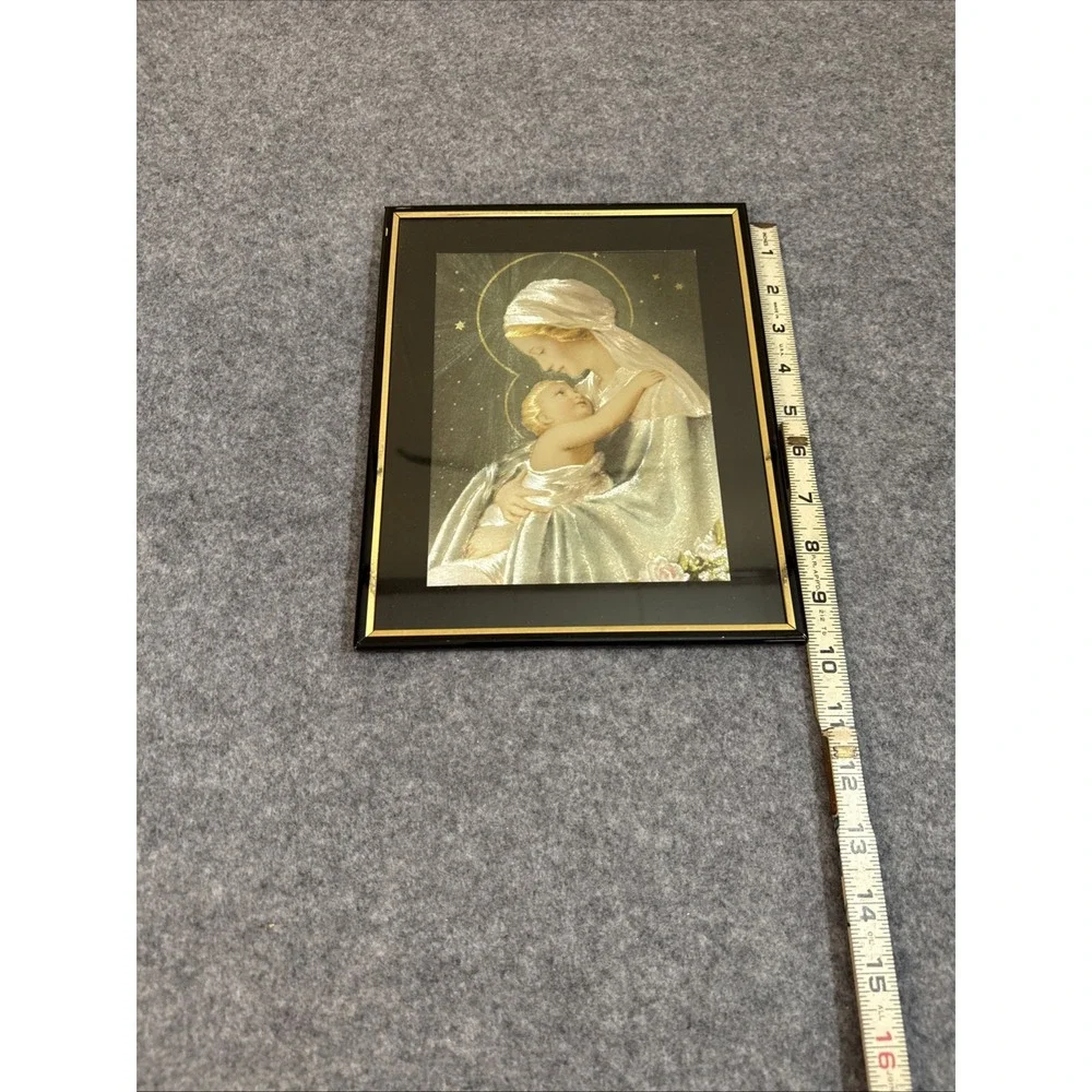 Madonna And Child  Framed Art Shimmer Details 8/10